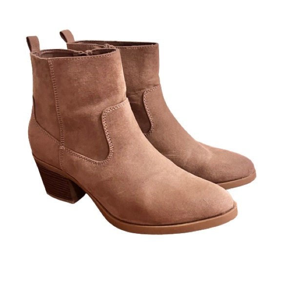 Suede Western Ankle boots in Mocha Latte - Picture 1 of 8